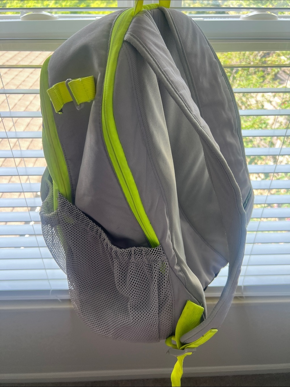 Nike Swingman Men’s Backpack in Neon Yellow and Light Gray (Baseball) - Picture 8 of 14